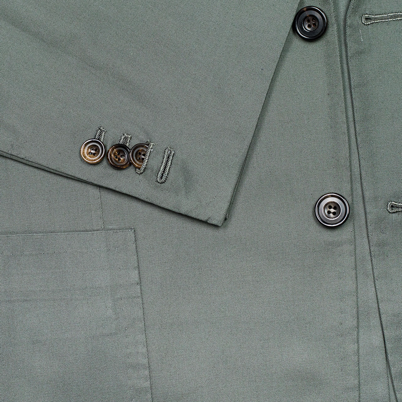 Kiton Anzug in olivgrün mit aufgesetzten Taschen aus Baumwolle