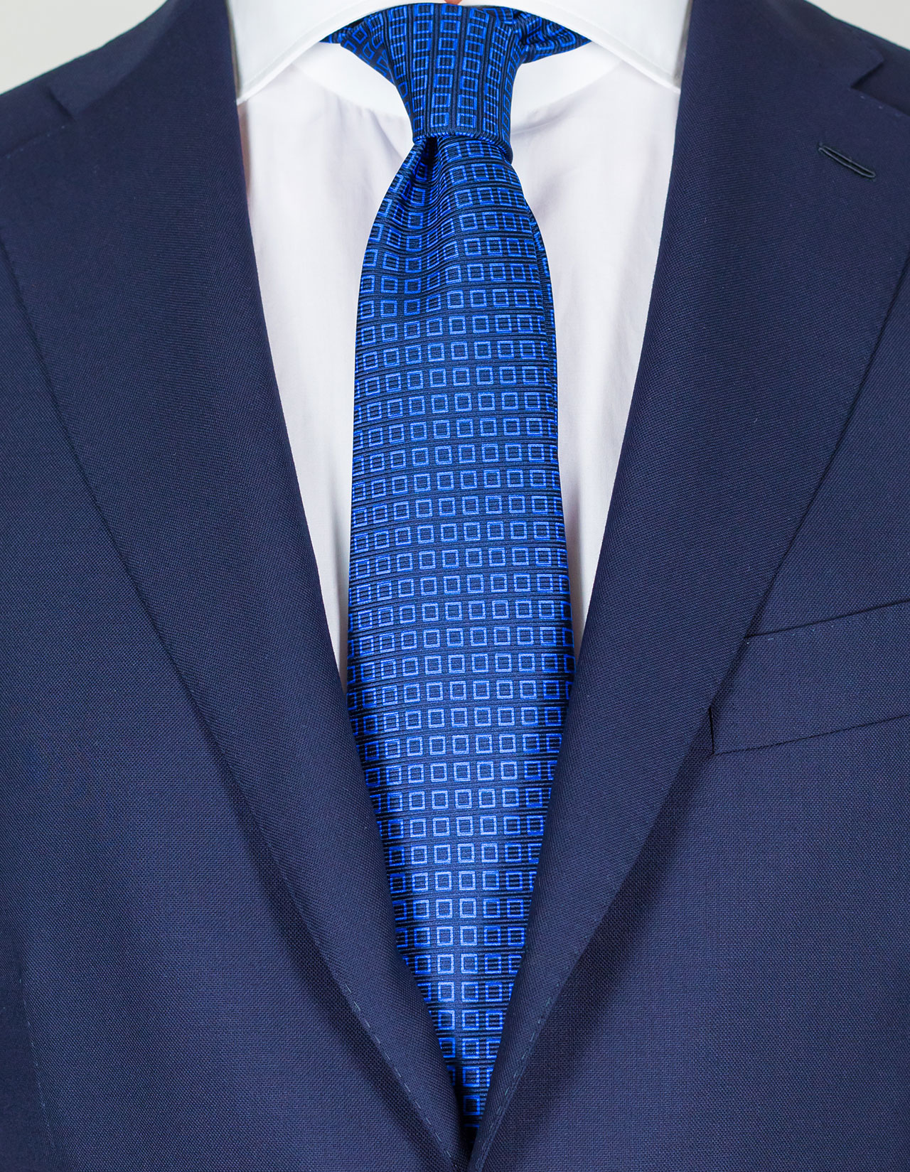 Kiton Krawatte in dunkelblau mit hellblauen Quadraten