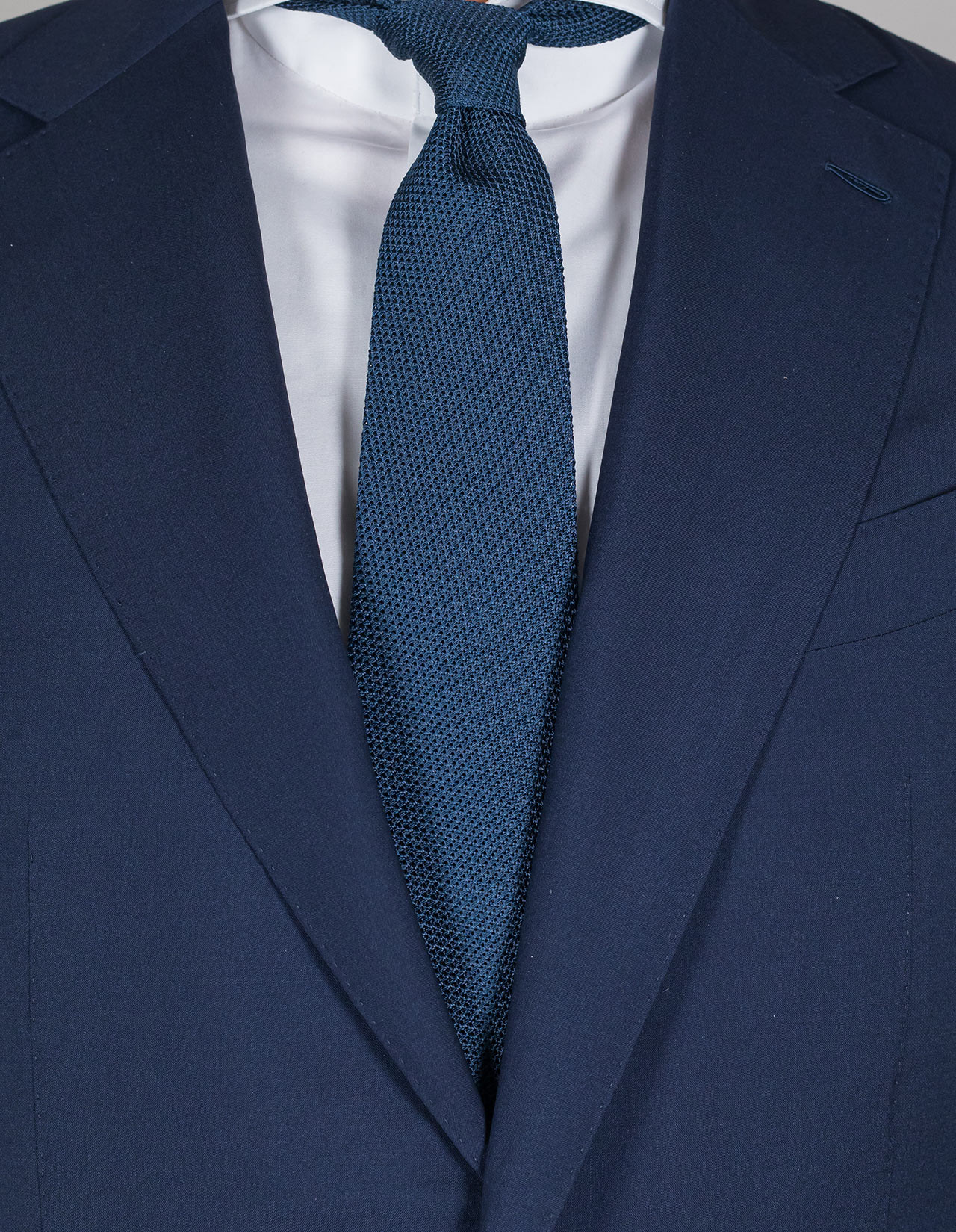 Cesare Attolini Krawatte in blau aus Seidenstrick ungefüttert