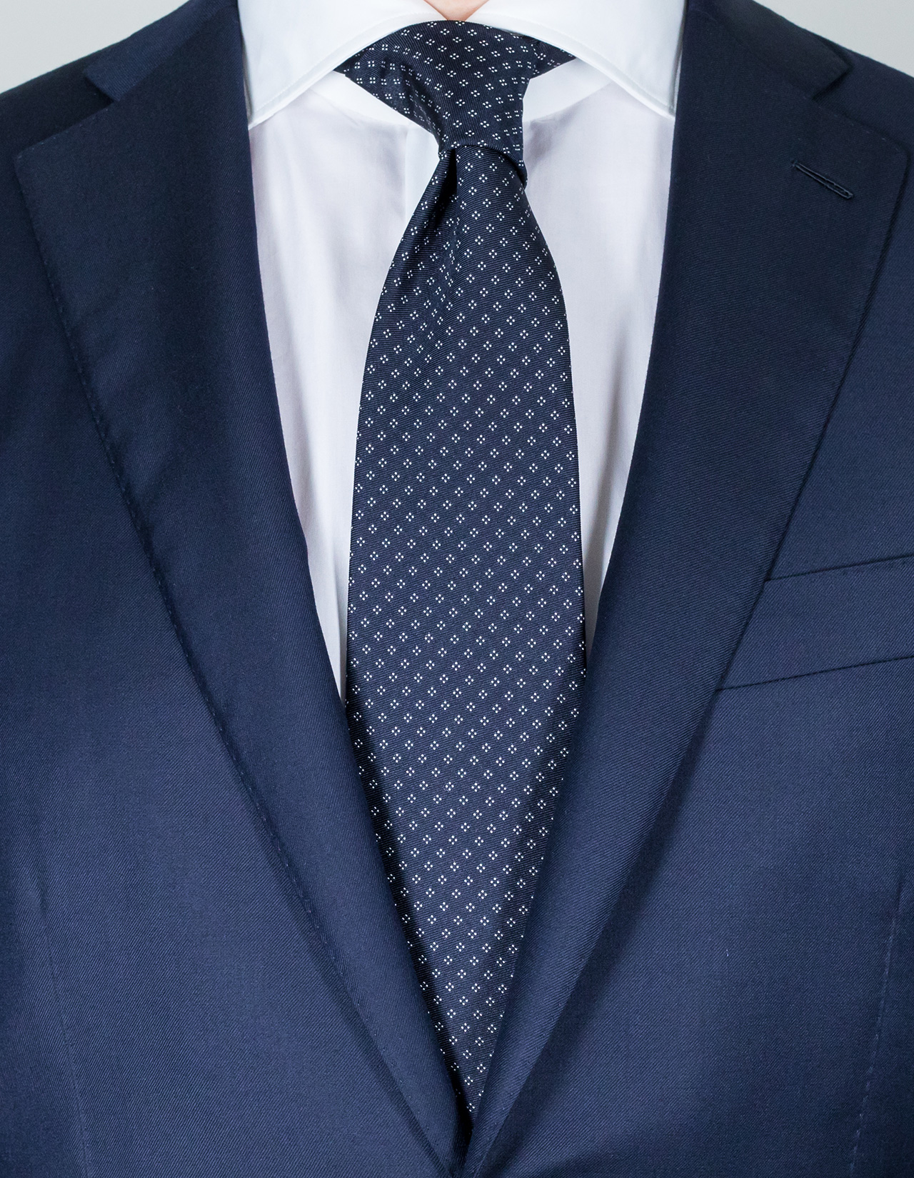 Luigi Borrelli Krawatte in dunkelblau mit weißem Muster
